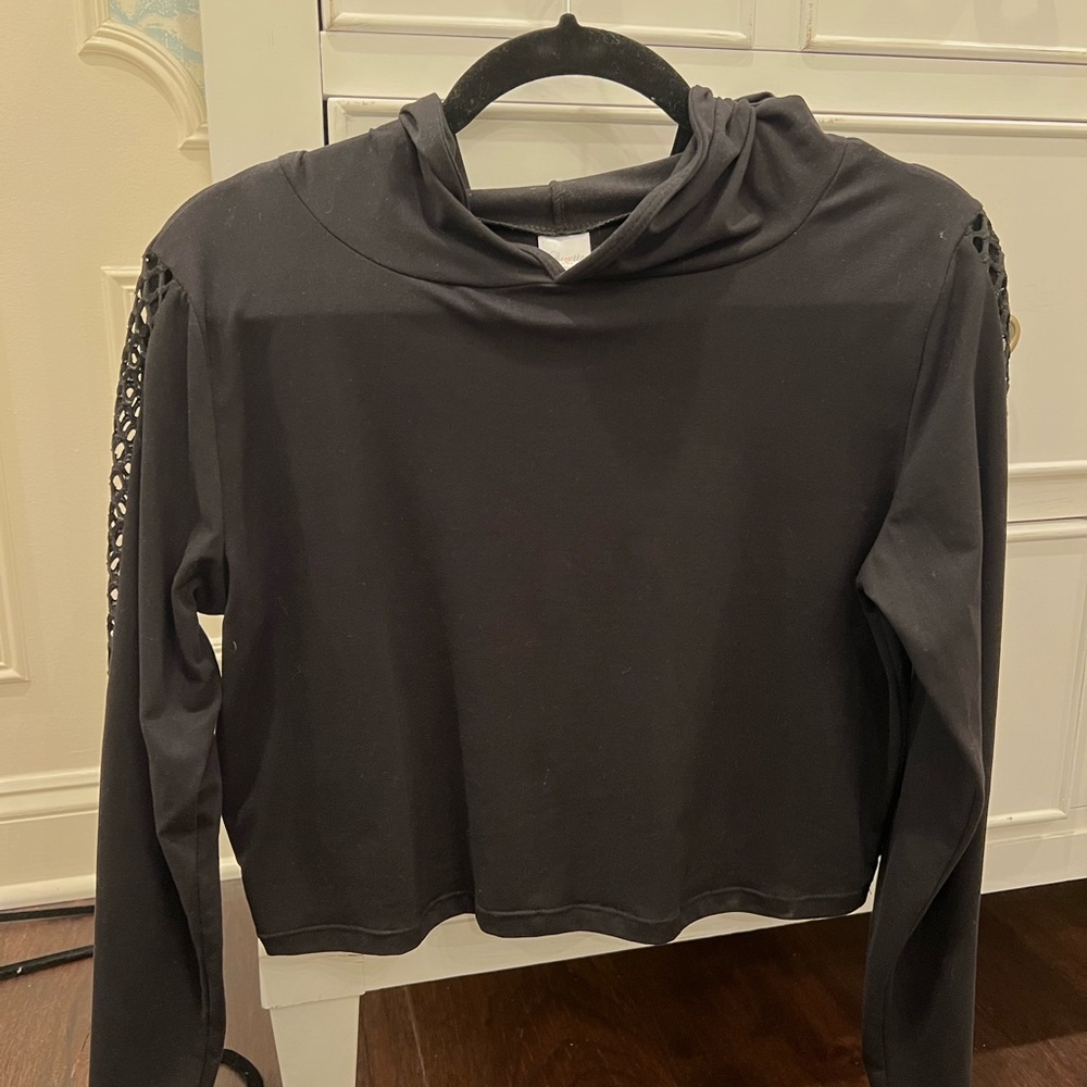Fishnet sleeve top